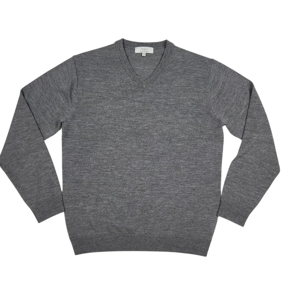 Turnbury 100% Extra Fine Merino Wool V Neck Sweater Gray Size M Quiet Luxury